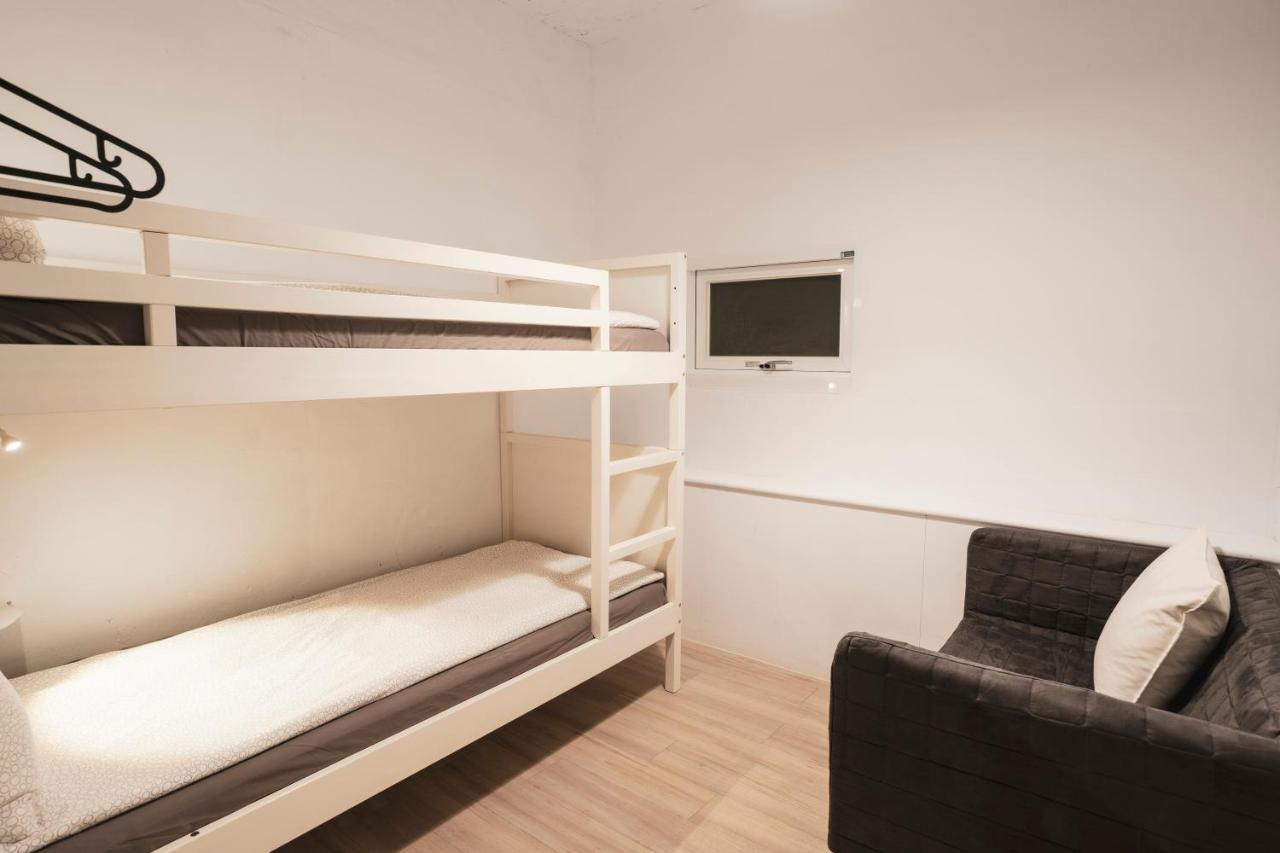 Ruifang Yi Hostel New Taipei City Exterior foto