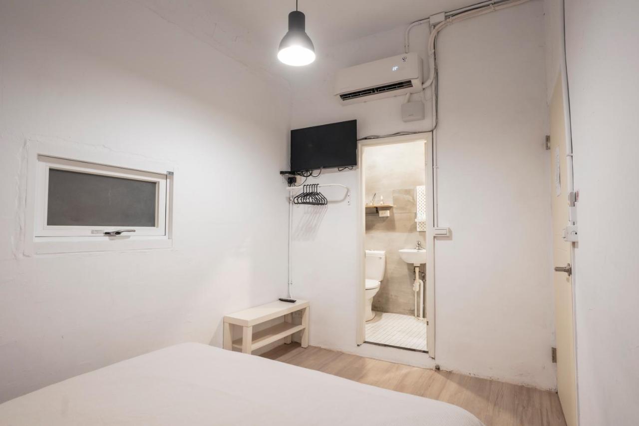Ruifang Yi Hostel New Taipei City Exterior foto